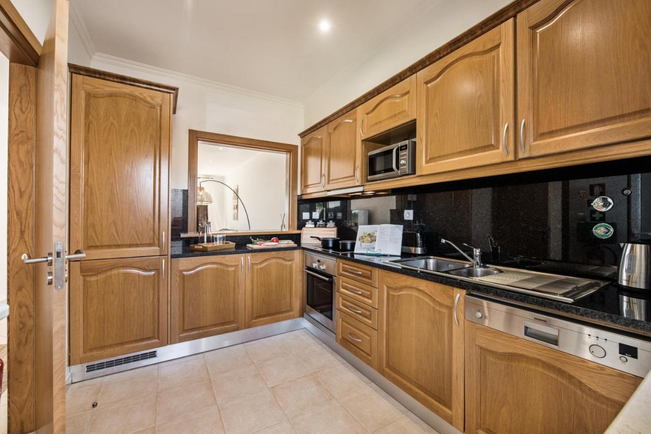 Luxurious First Floor Apartment Sleeps 4 카르보에이루 외부 사진